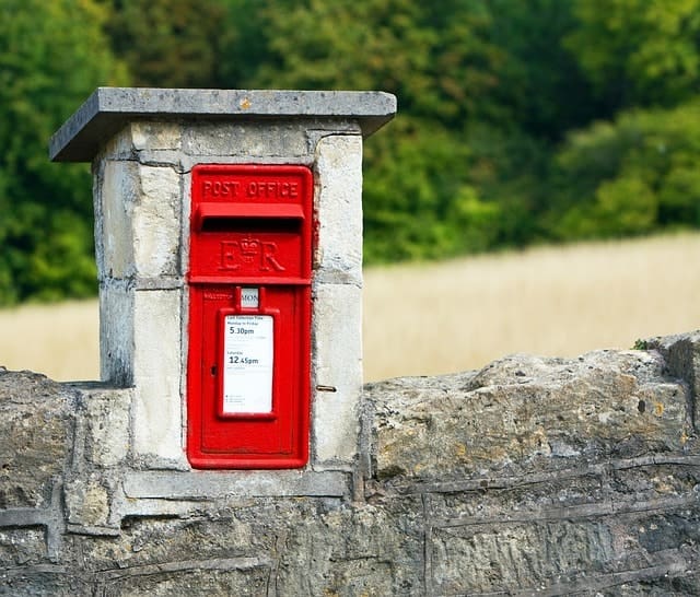 Hybrid mail vs traditional mail